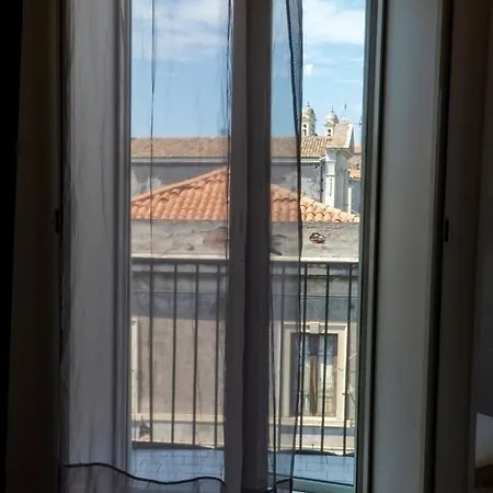 Guest house In Shared - City Center Catania
